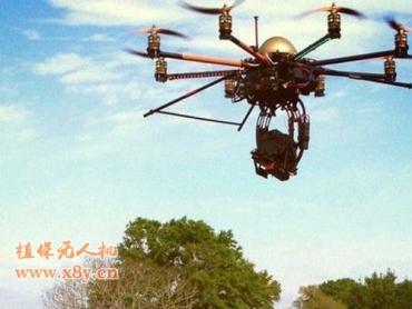 农用无人机采用喷头喷洒农药